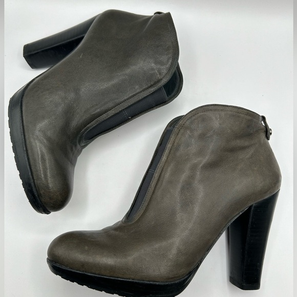 Stuart Weitzman Gray Green  Leather Platform Heels Ankle Bootie Women's size 8.5 - Picture 4 of 13